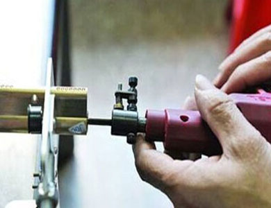 新建24小时上门开锁公司